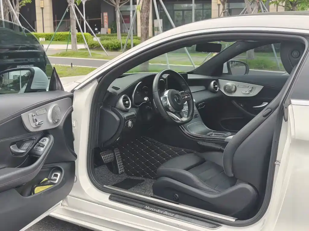 Mercedes-Benz C-Class 2022