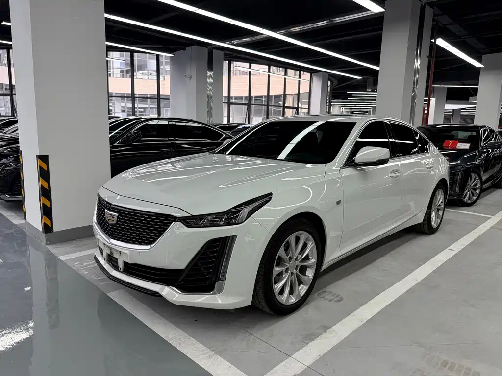 Cadillac CT5 2022 — фото 1