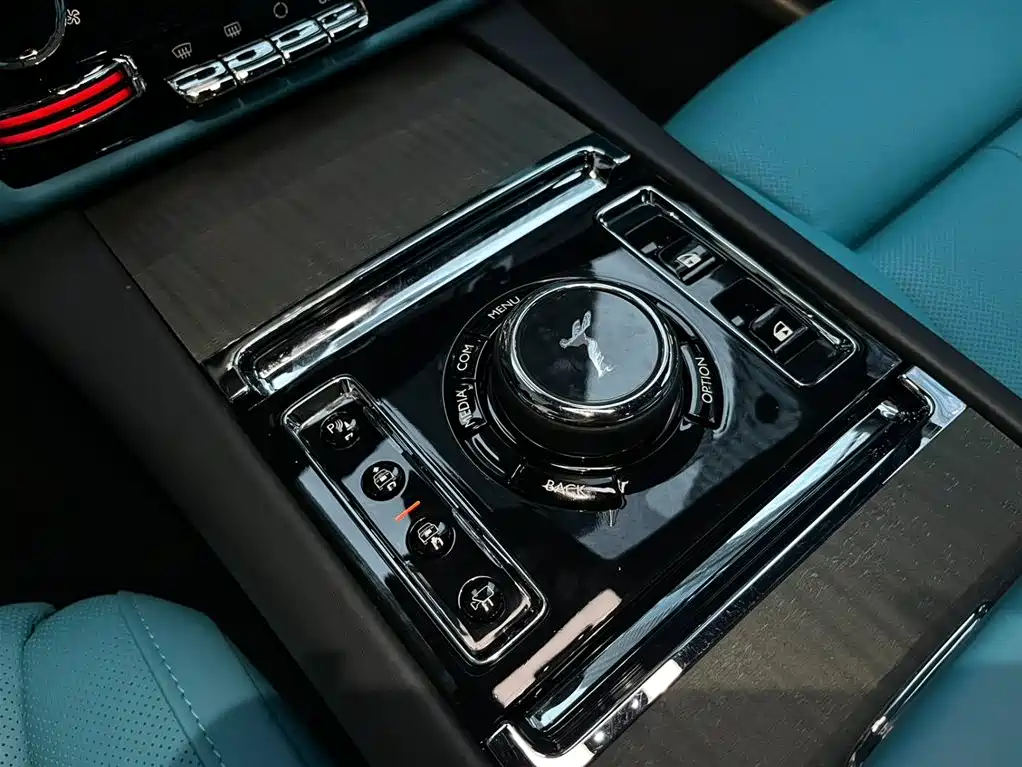 Rolls-Royce Ghost 2021 — фото 15