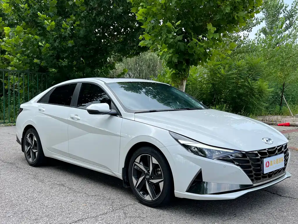 Hyundai Elantra 2023