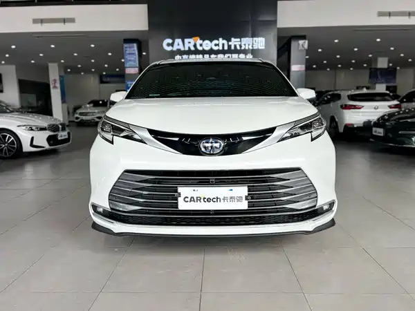 Toyota Sienna 2024