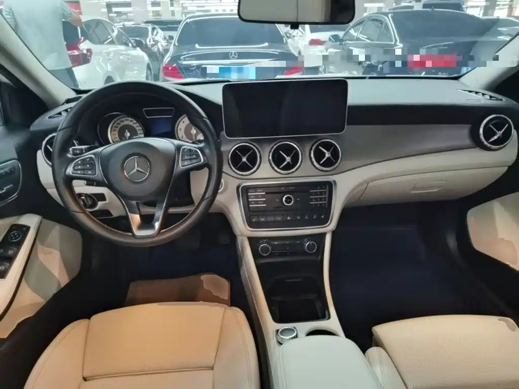 Mercedes-Benz GLA 2017 — фото 10