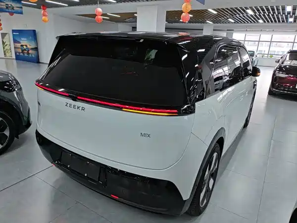 Zeekr MIX 2026