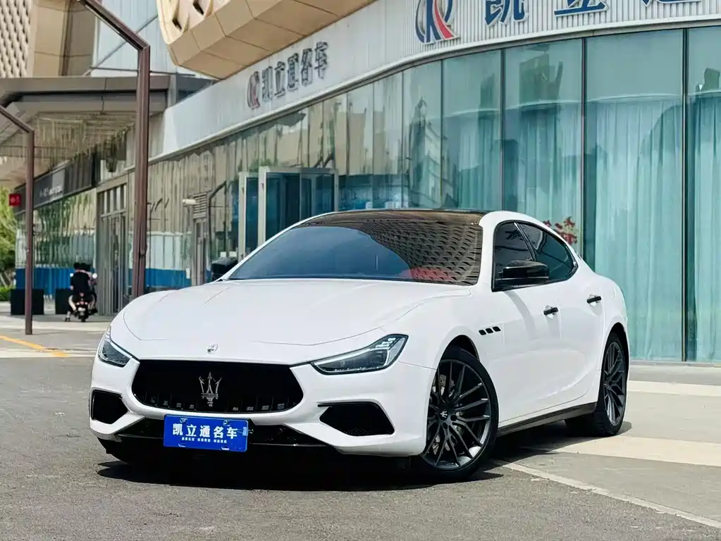 Maserati Ghibli 2017 — фото 1