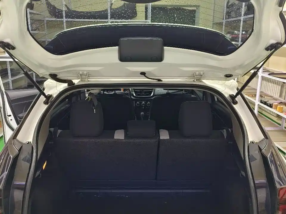 Toyota Yaris L 2023 — фото 17