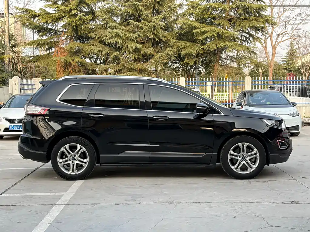 Ford Edge 2018 — фото 15