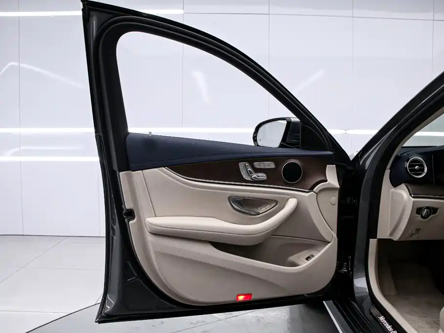 Mercedes-Benz E-Class 2021 — фото 13
