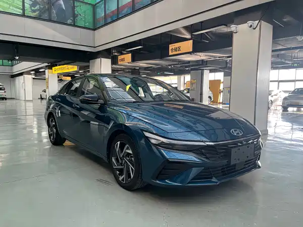 Hyundai Elantra 2023