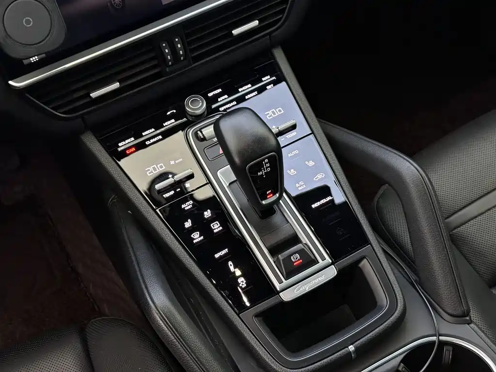 Porsche Cayenne 2019 — фото 14