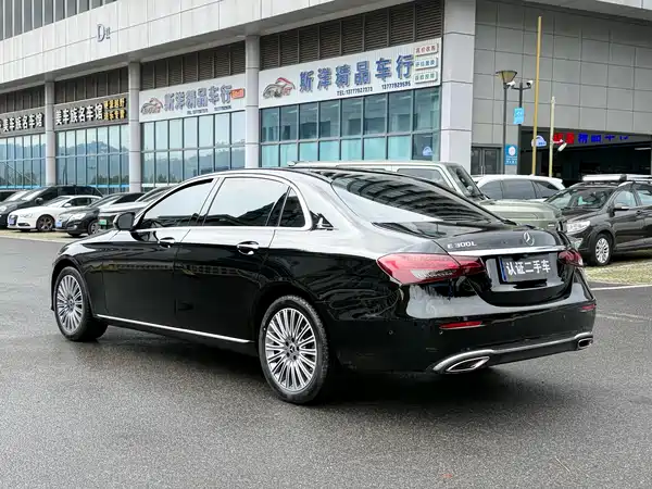 Mercedes-Benz E-Class 2022