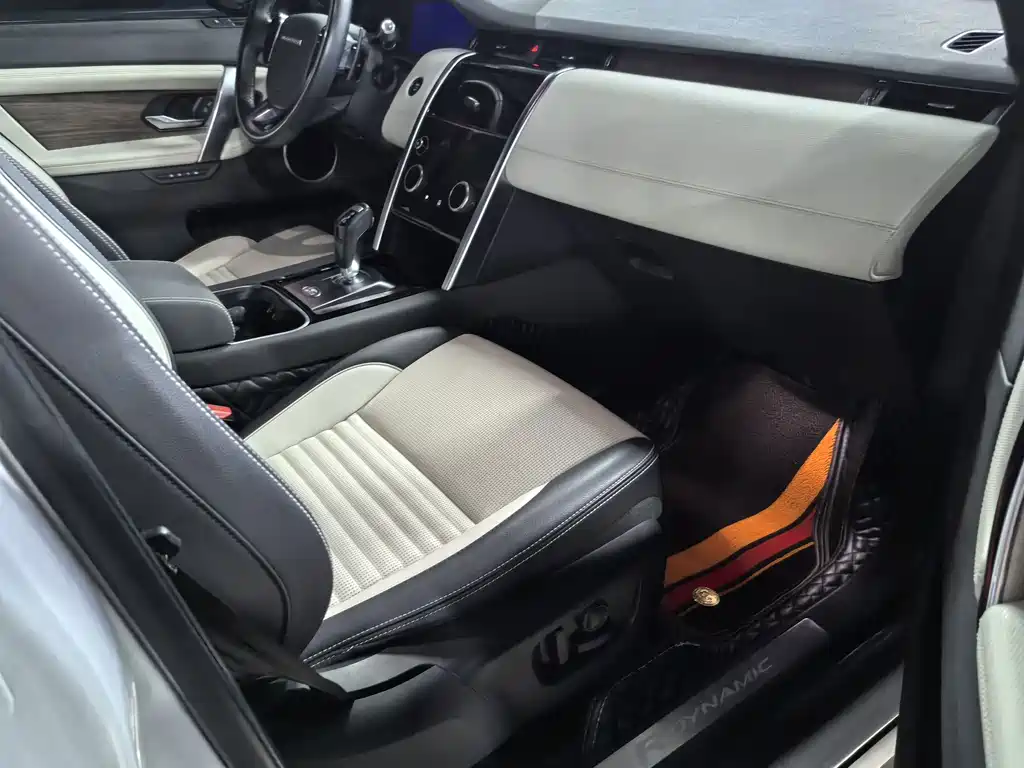 Land Rover Discovery Sport 2021 — фото 10