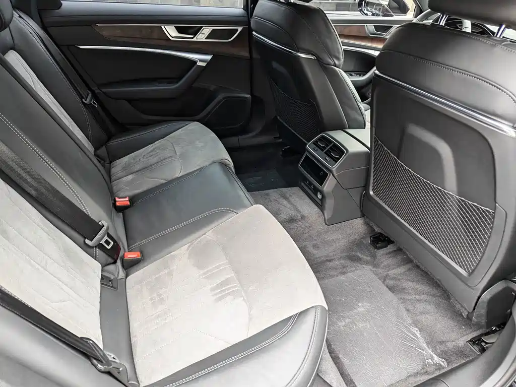 Audi A6L 2022 — фото 13
