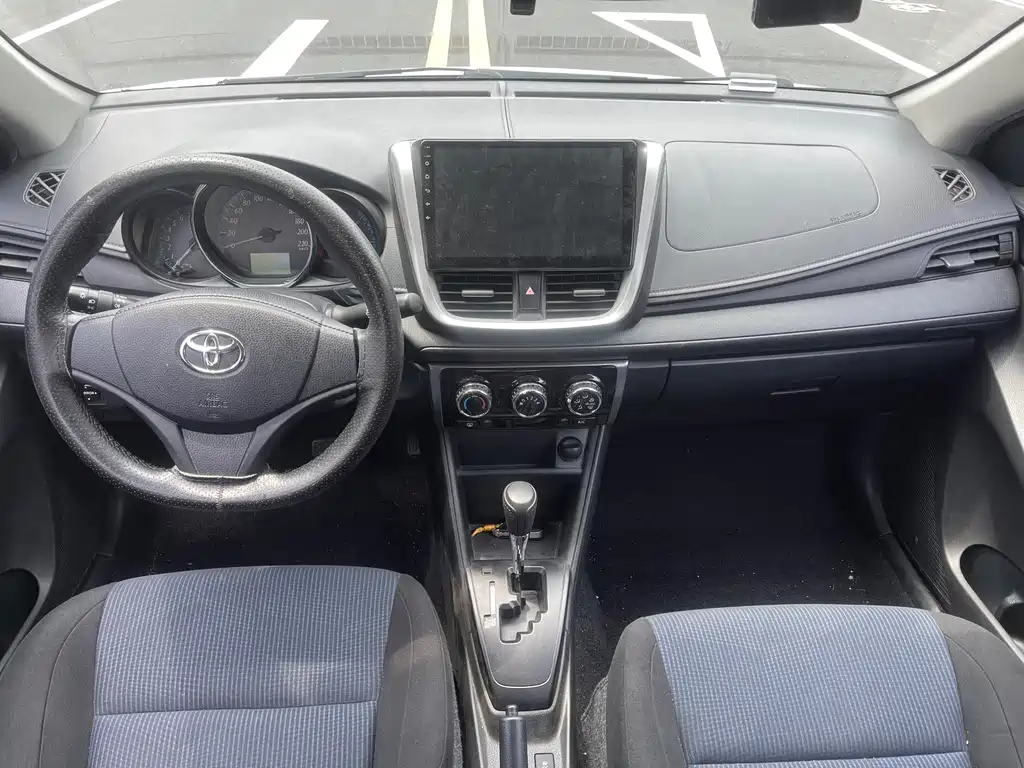 Toyota Yaris L 2019