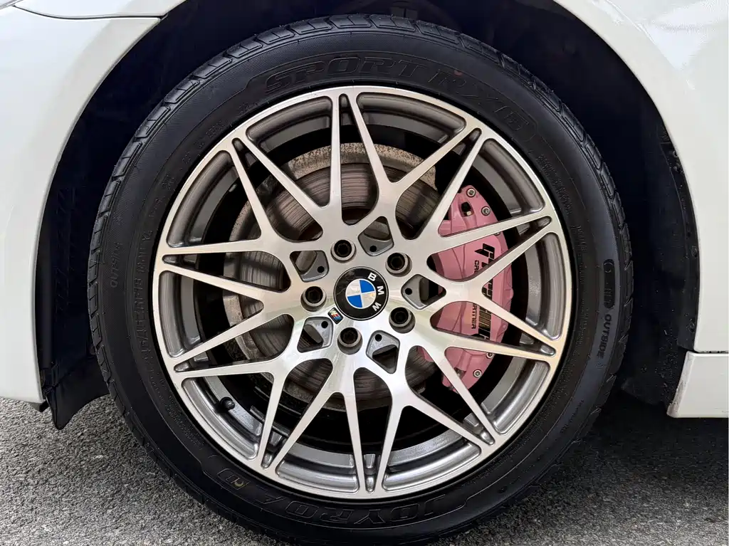 BMW 5 Series 2017 — фото 15