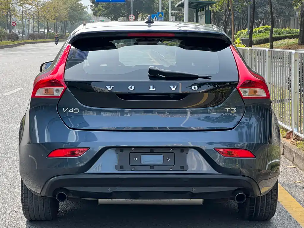 Volvo V40 2018 — фото 18