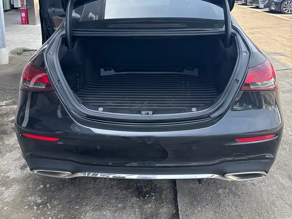 Mercedes-Benz E-Class 2022 — фото 14