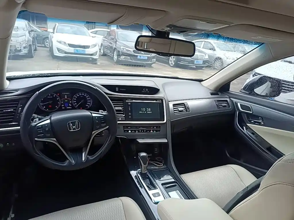 Honda Spirior 2015 — фото 10