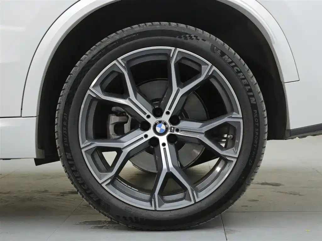 BMW X5 2024 — фото 17