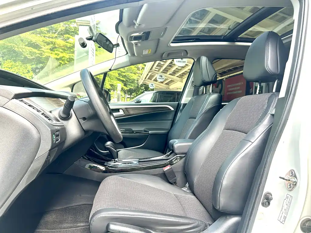 Honda Jade 2017 — фото 12