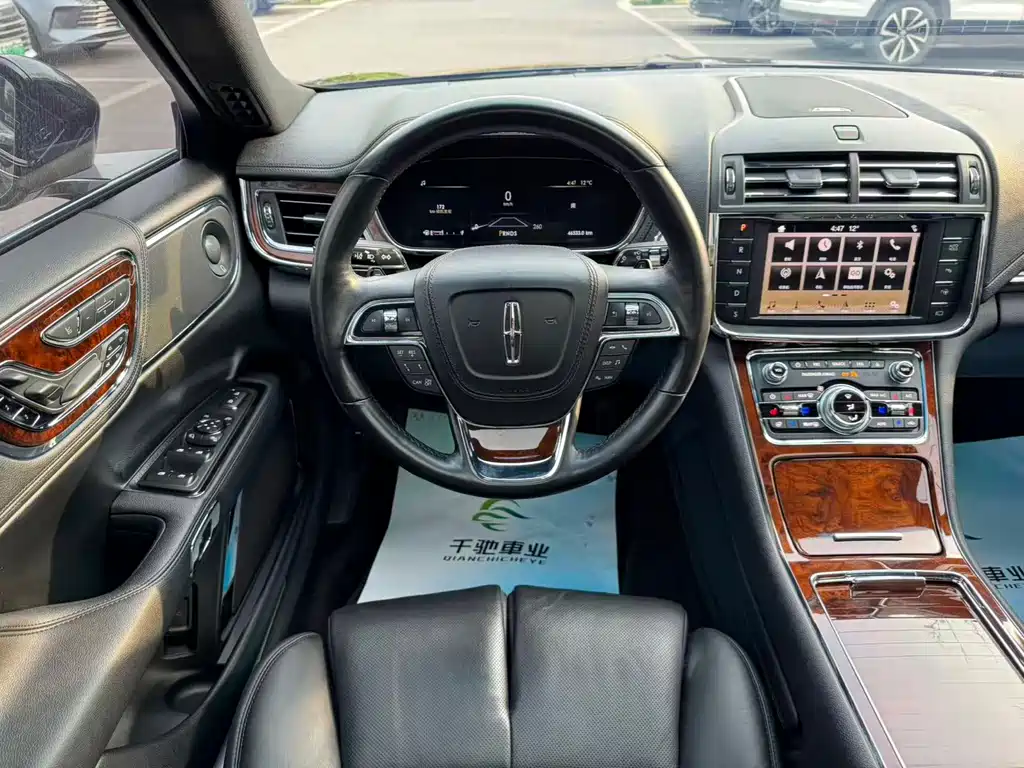 Lincoln Continental 2017 — фото 10