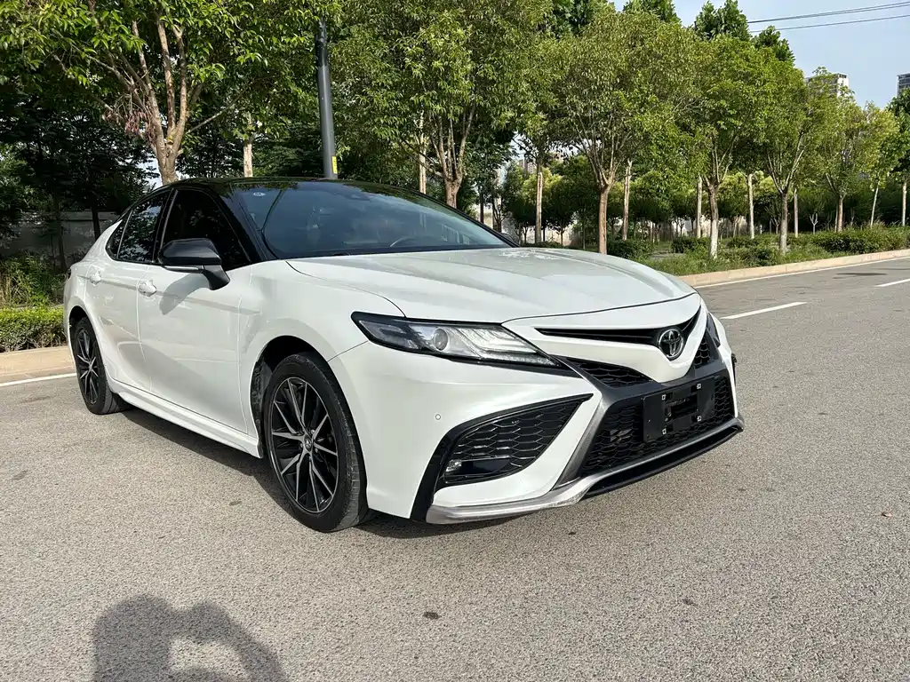 Toyota Camry 2021 — фото 3