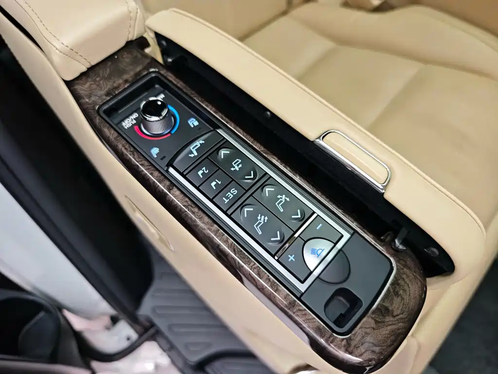 Toyota Alphard 2021 — фото 10