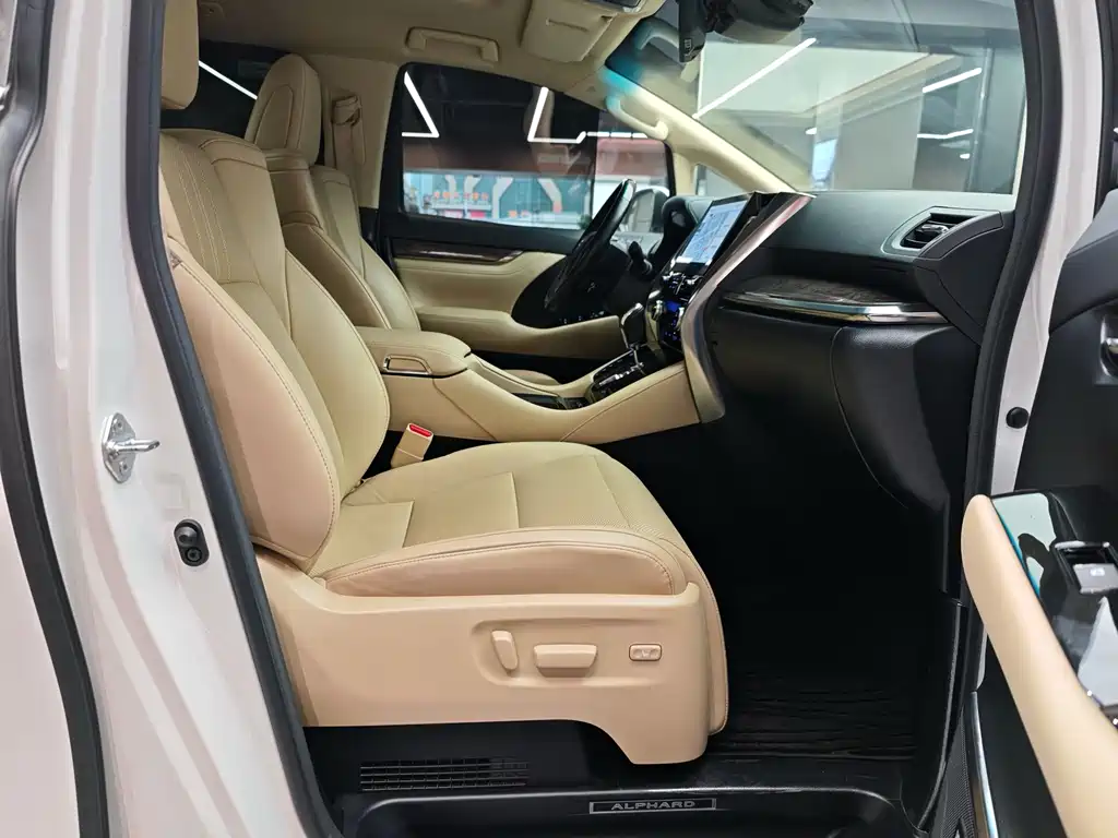 Toyota Alphard 2021 — фото 7
