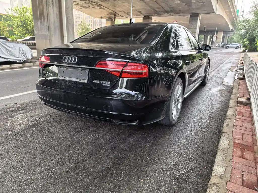 Audi A8 2018 — фото 4