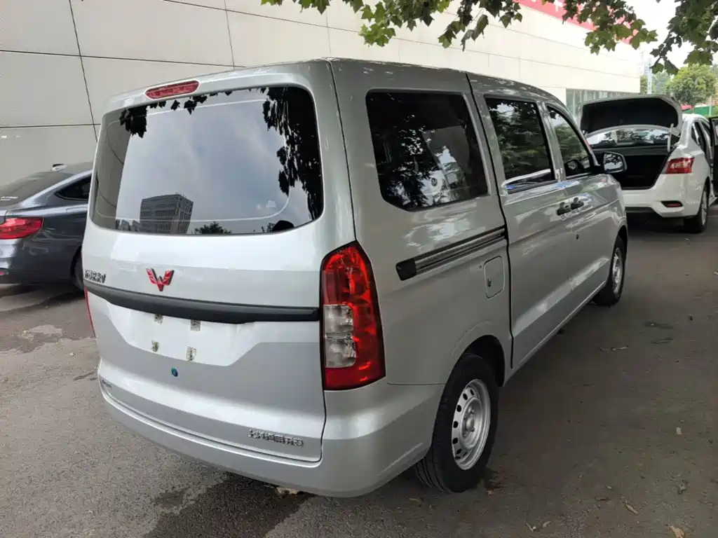 Wuling Hongguang V 2023