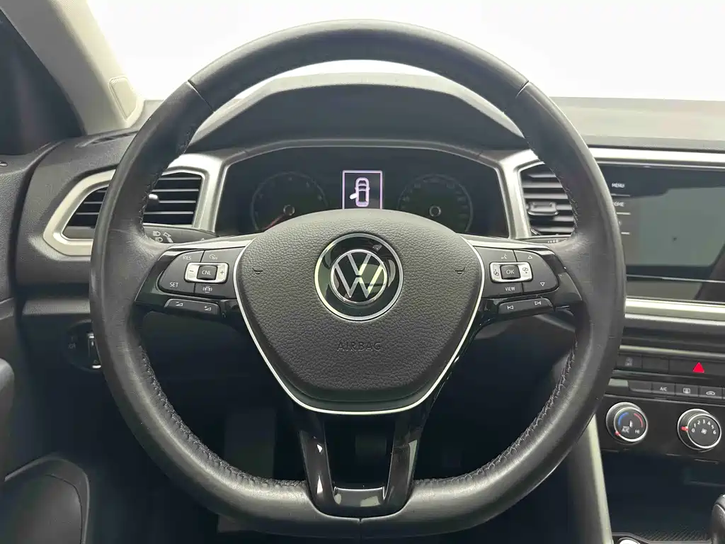Volkswagen T-Roc 2023 — фото 17