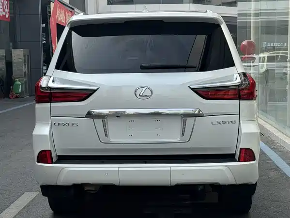 Lexus LX 2019