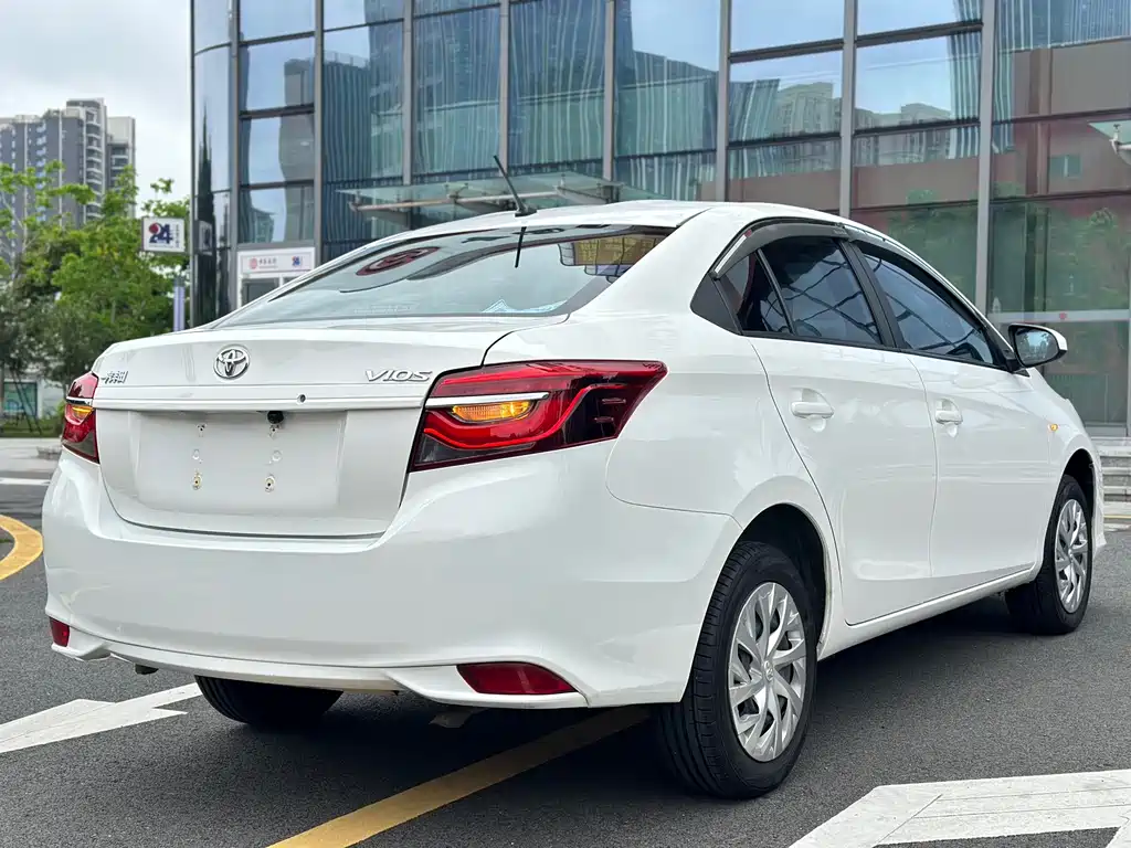 Toyota Vios 2022 — фото 13
