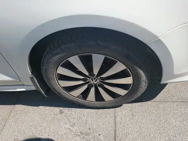 Volkswagen Sagitar 2018