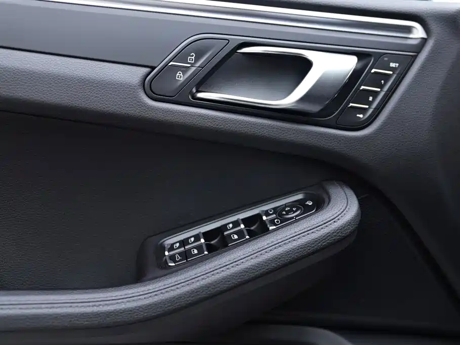 Porsche Macan 2021 — фото 7