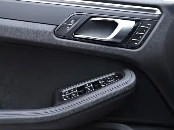 Porsche Macan 2021