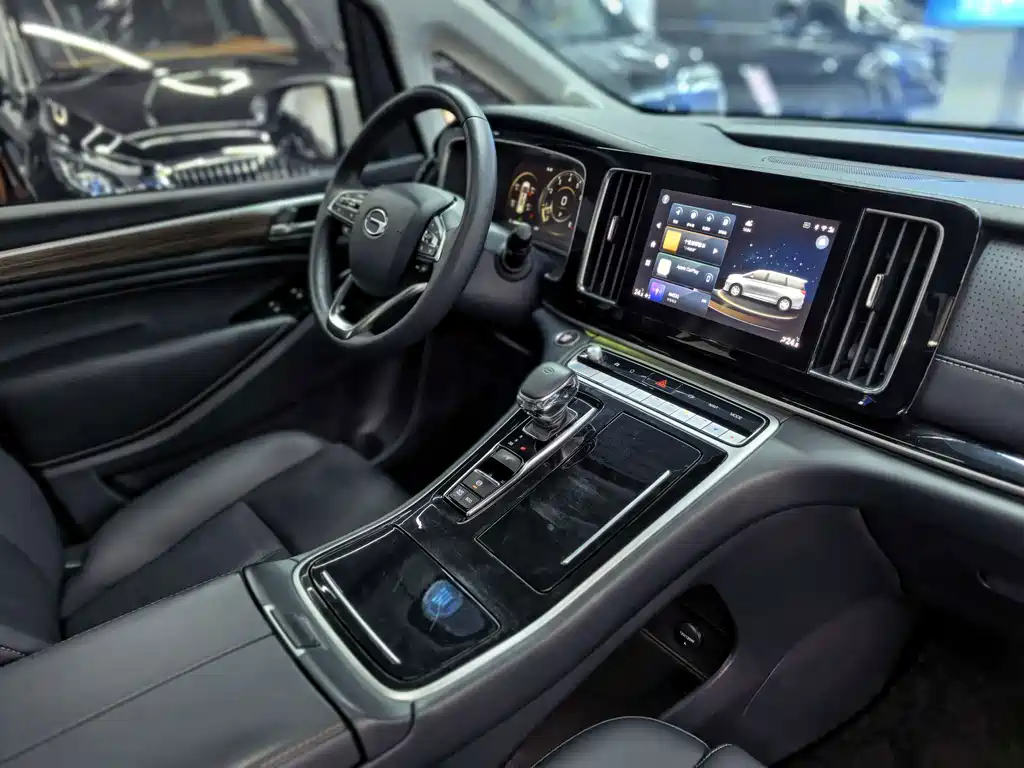 GAC Trumpchi M8 2022 — фото 9