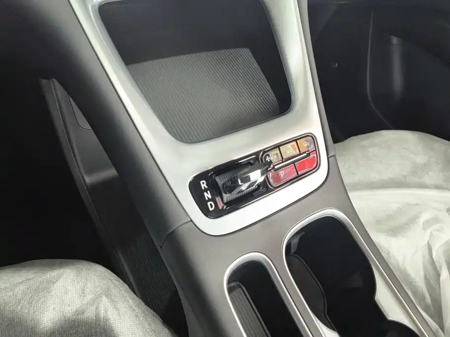 Geely Galaxy Starwish 2026 — фото 16