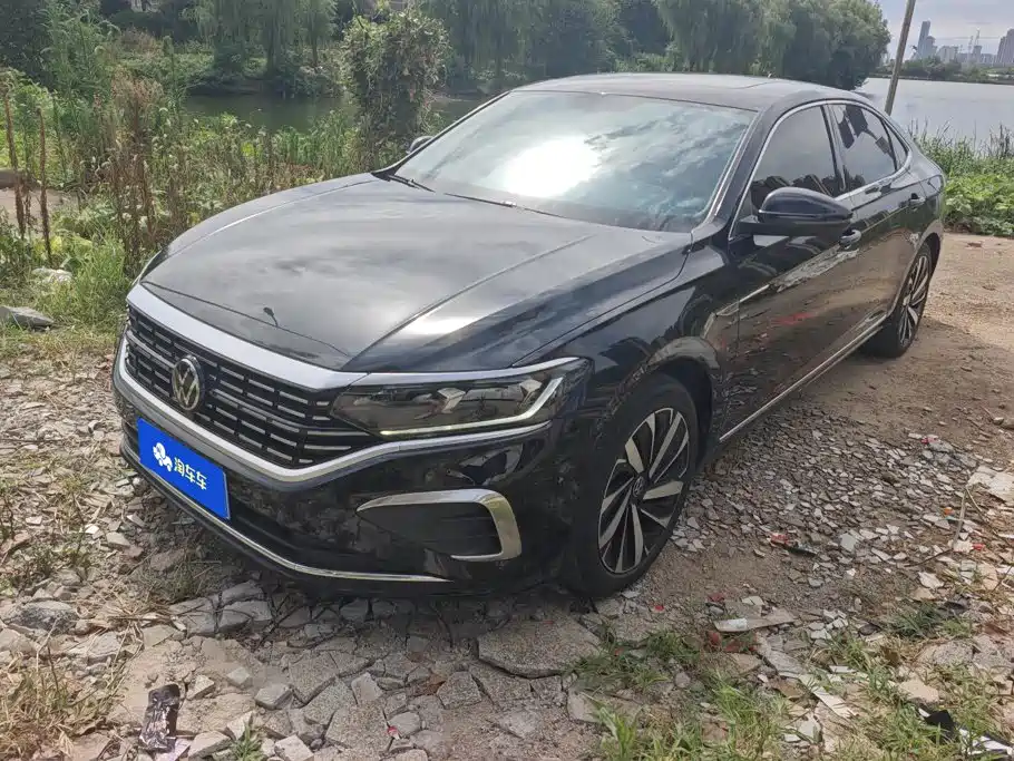 Volkswagen Passat 2025