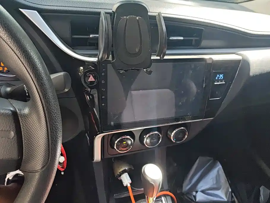 Toyota Corolla 2017 — фото 13