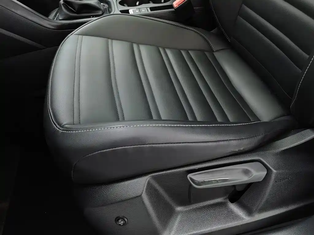 Volkswagen Touran 2018 — фото 20