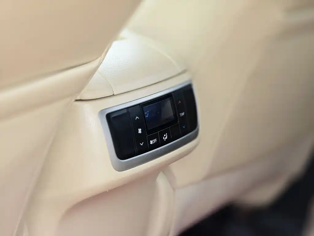 Toyota Highlander 2015 — фото 17
