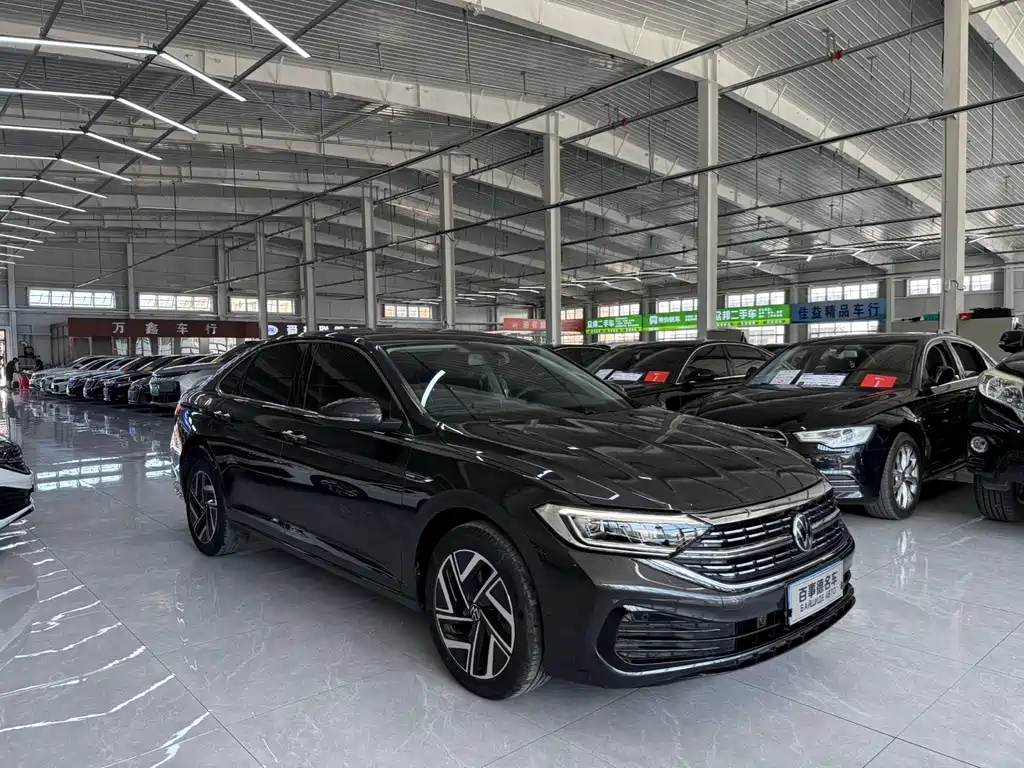 Volkswagen Sagitar 2022
