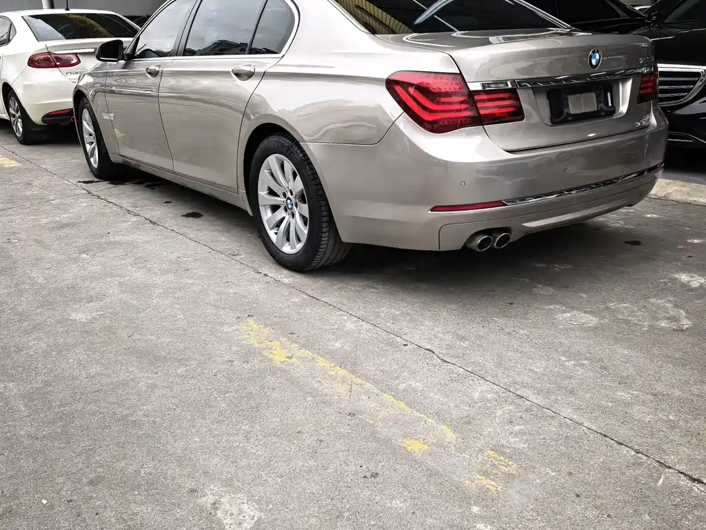 BMW 7 Series 2015 — фото 4