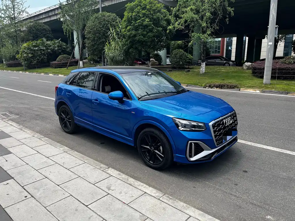 Audi Q2L 2022 — фото 2
