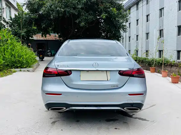 Mercedes-Benz E-Class 2022