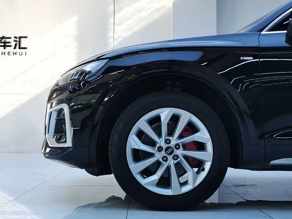 Audi Q5L 2022 — фото 15