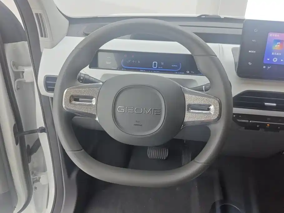 Geely Galaxy Panda 2025 — фото 15