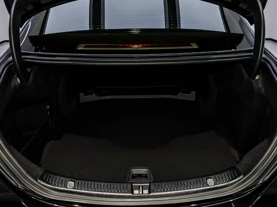 Mercedes-Benz E-Class 2021 — фото 6