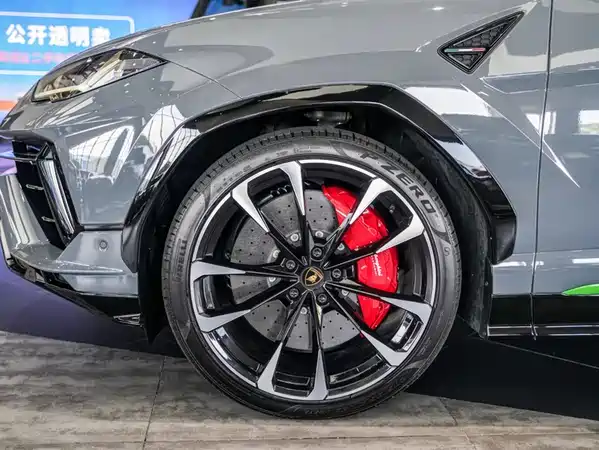Lamborghini Urus 2023