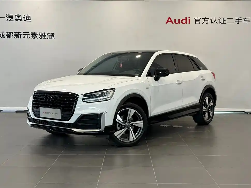Audi Q2L 2020 — фото 1